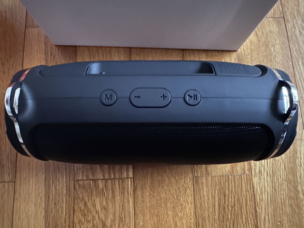 Coluna wireless preta completamente nova