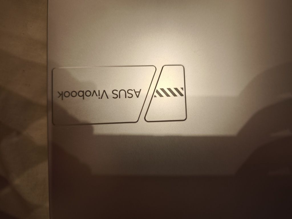 Portátil ASUS Vivobook