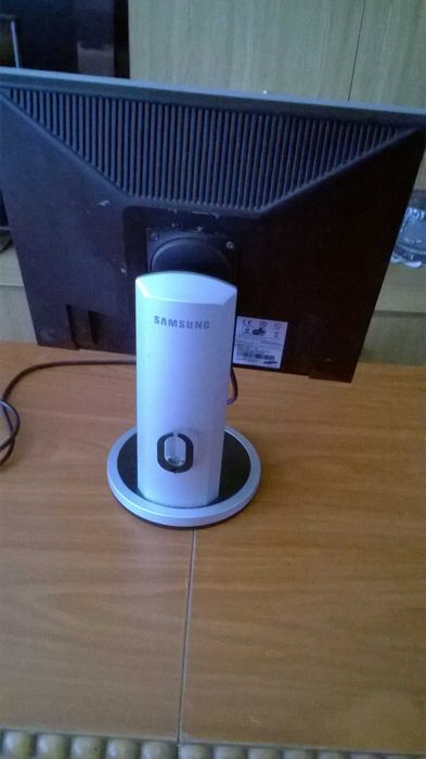 Monitor 19 cali Samsung SyncMaster940N.