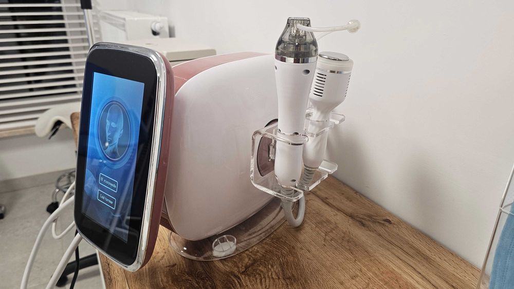 Radiofrekwencja Mikroigłowa RF Frakcyjny próżniowy + Zimny Młotek