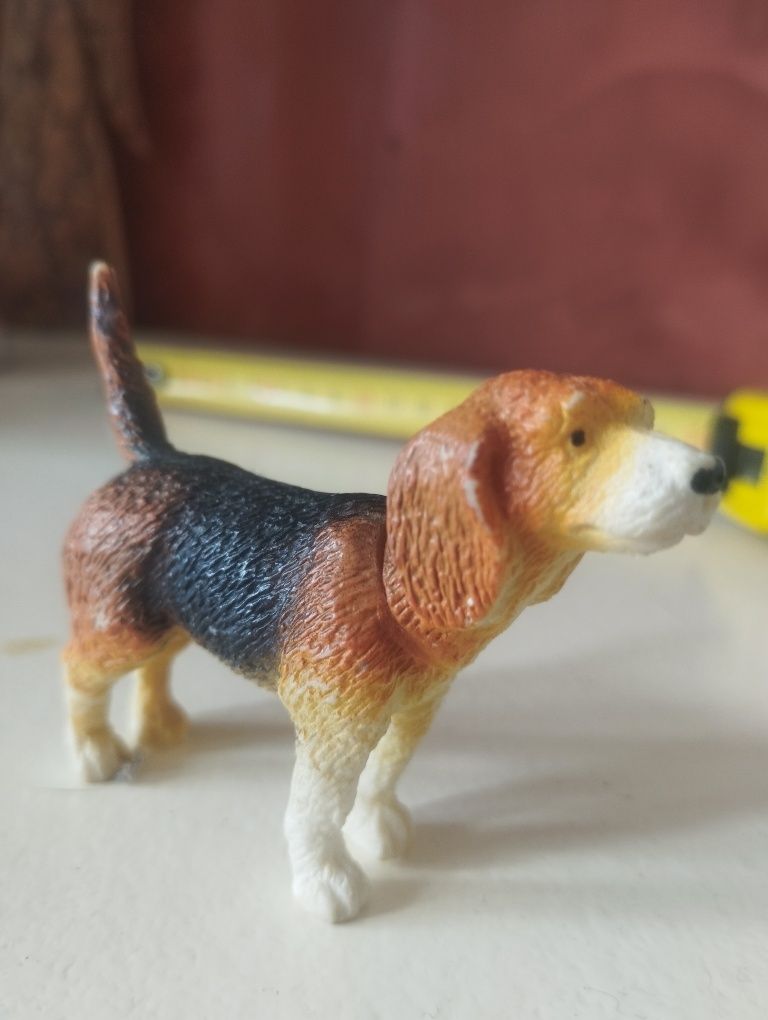 Figurka pieska Beagle