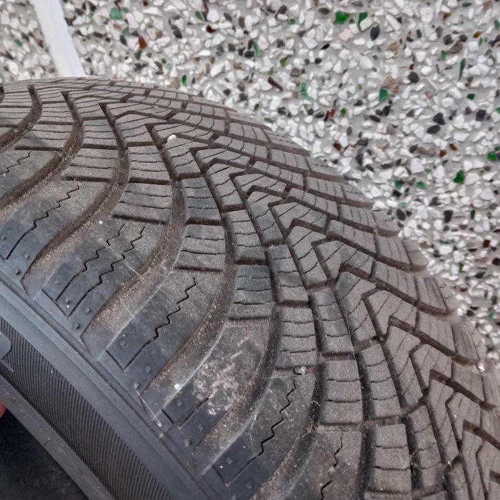 Opony wielosezonowe Laufenn 225/45/17 cena za 2 sztuki