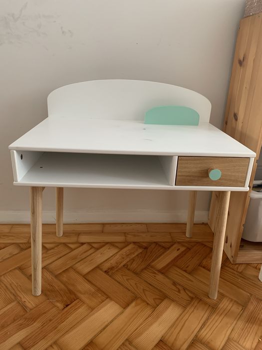 Mesa secretaria de criança