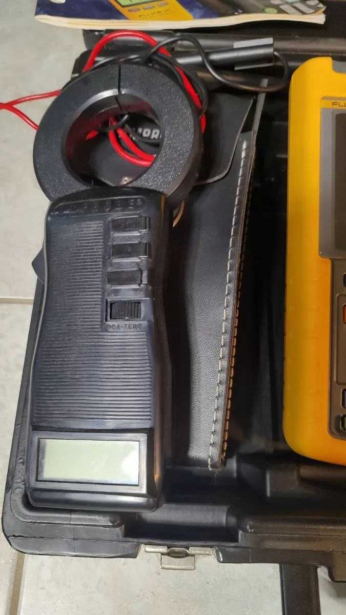 Oscyloskop przemysłowy Fluke 123 20 MHz z akcesoriami