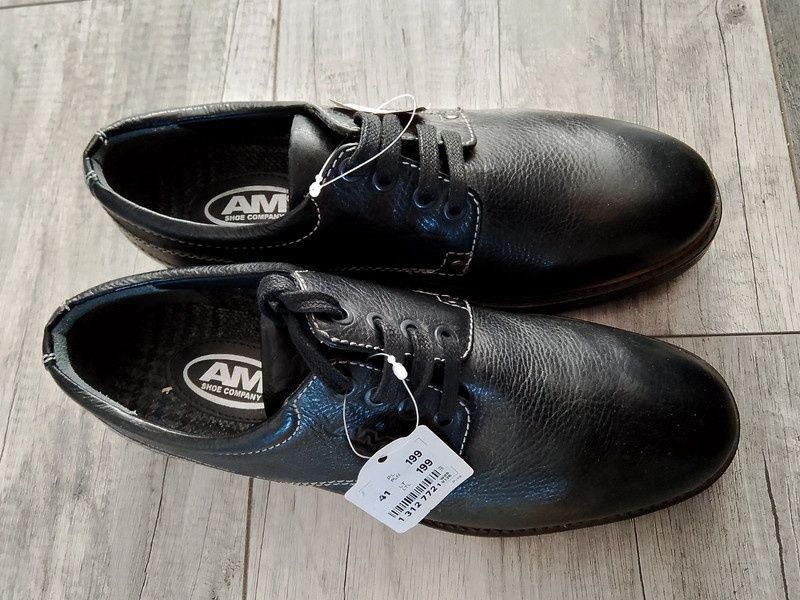 Czarne buty wizytowe AM Shoe Company rozmiar 41 Deichmann