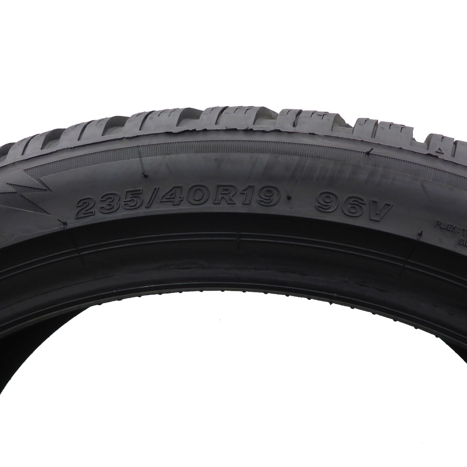 Opony 235/40/19 Bridgestone 235/40R19 96V XL Lm005 Zimowe 2024 7-7,2mm