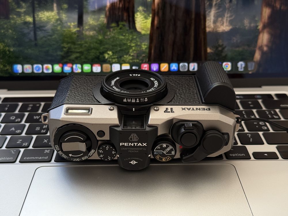 Pentax 17 ser.9010527 сучасна напівкадрова плівкова камера.