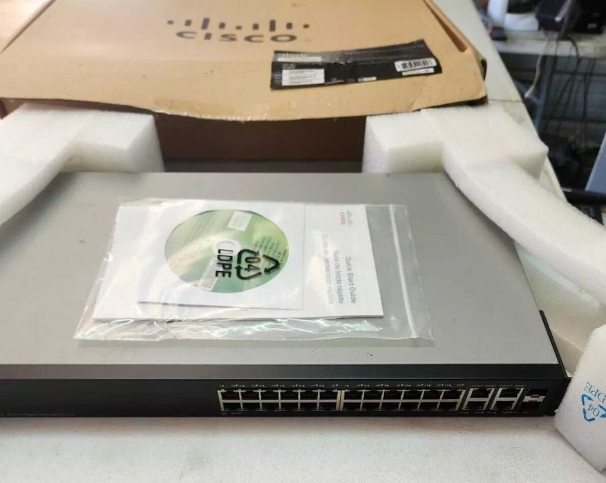Гігабітний світч CISCO SG300-28