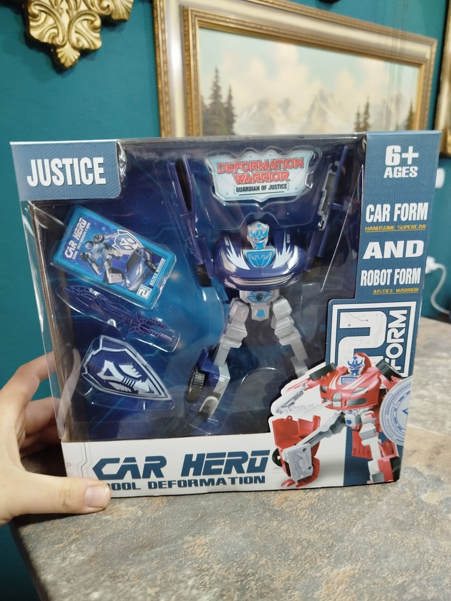 Transformers robot składa się w Auto