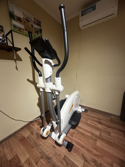 Тренажер орбітрек HouseFit