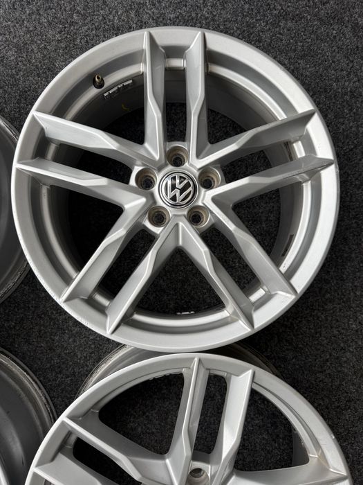 Диски R17 5/100 VW Golf 4 Bora Skod Tour Scala Fabia Roomster Audi A1