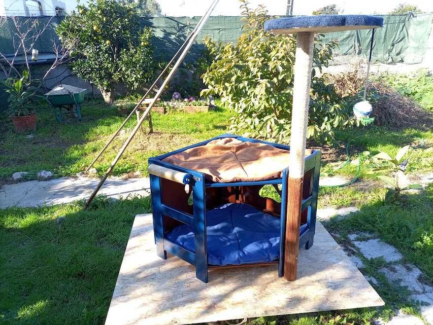 Casotas para 2Gatos com arranhador com Pata de descanso