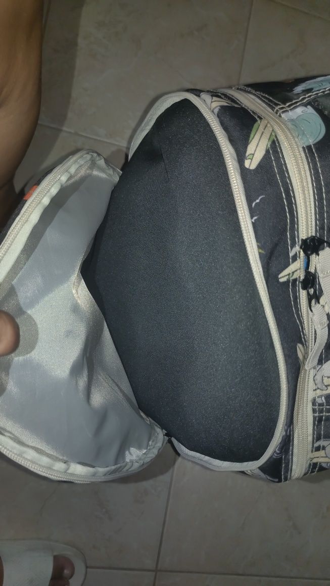 Mochila de rodinhas nova