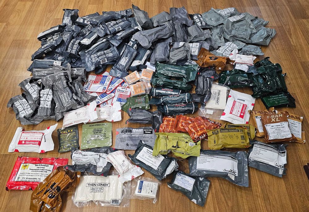 Продам Hyfin Vent Celox Combat Gauze Опікун Кровоспас бандаж шолом рбі