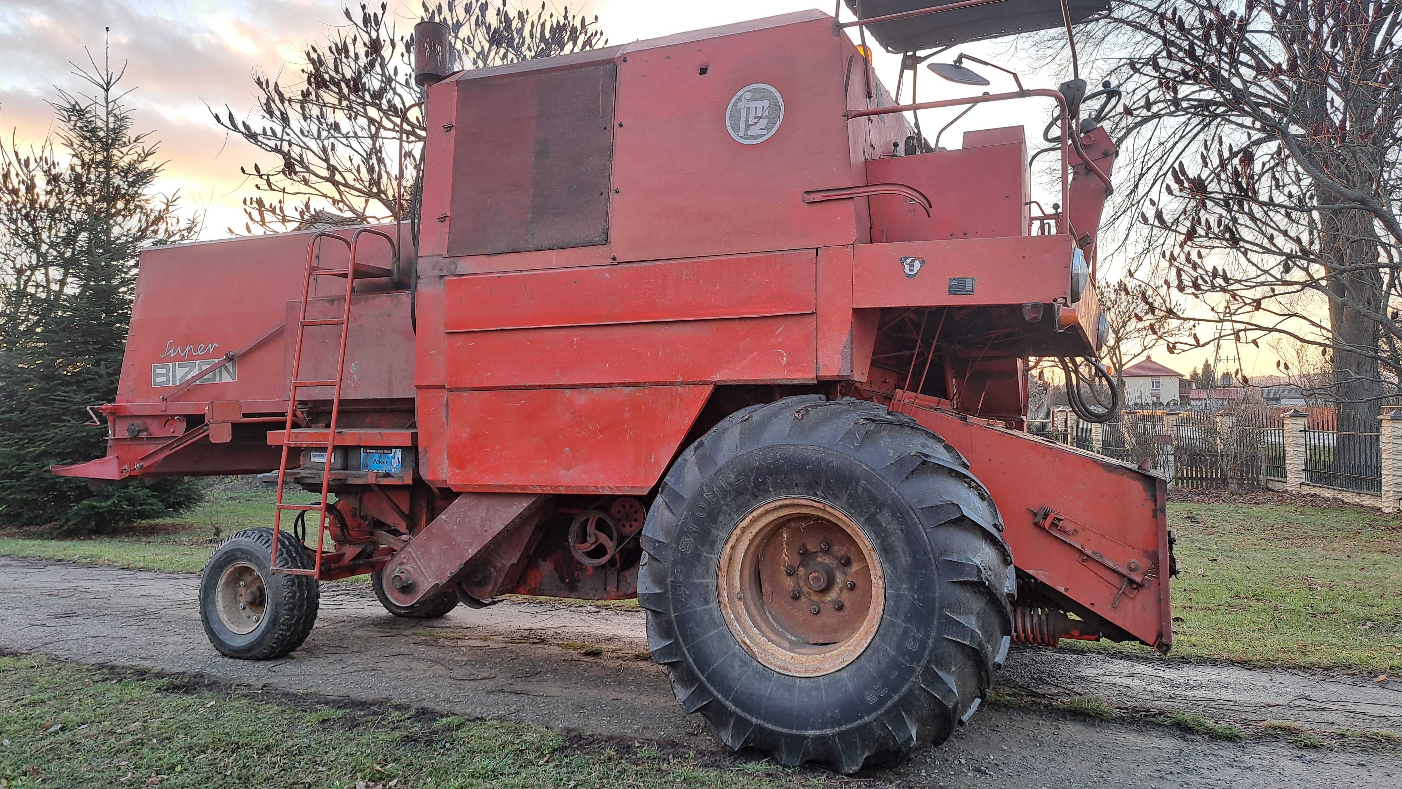 Kombajn Bizon Z056