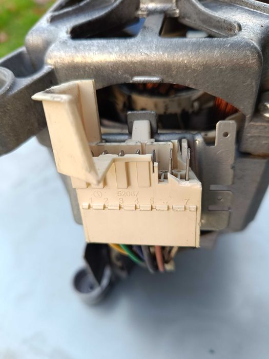 Silnik pralki Electrolux EWP1262TEW