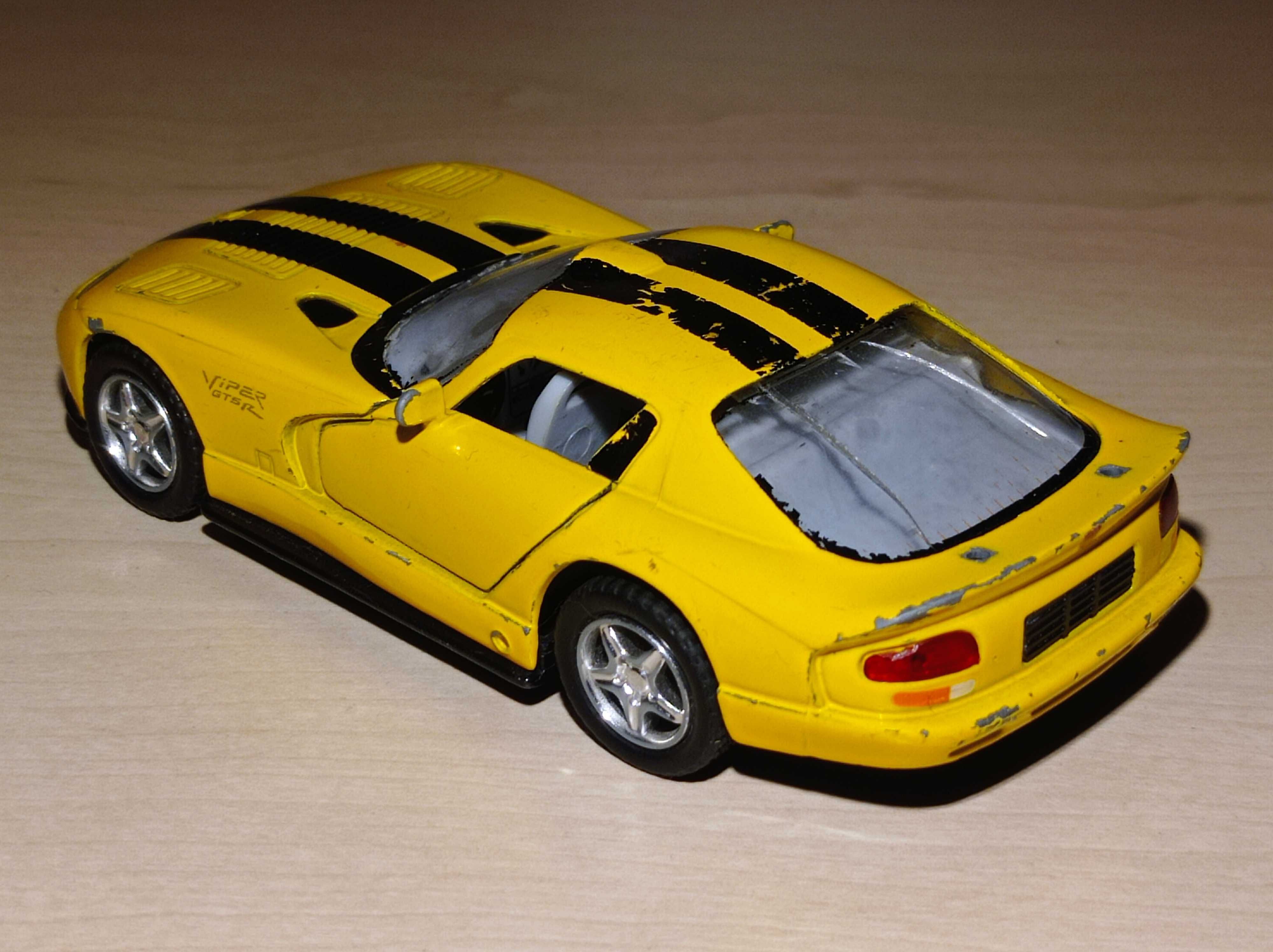 Model samochodu Dodge Viper GTS-R