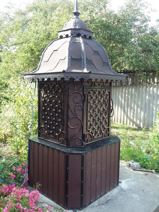 Кирниці з тумбами,кирнички,колодязь.