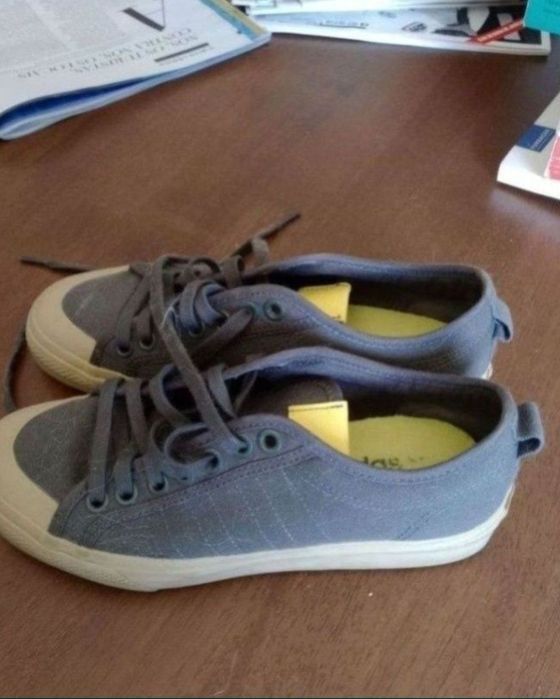 Tênis Adidas Nizza, número 40

Amarelo/Cinza

Número 40