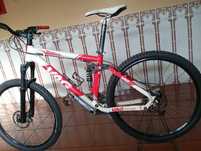 Bicicleta BTT suspensão total