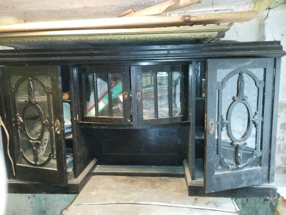 Meble antyki - kredens + stolik.