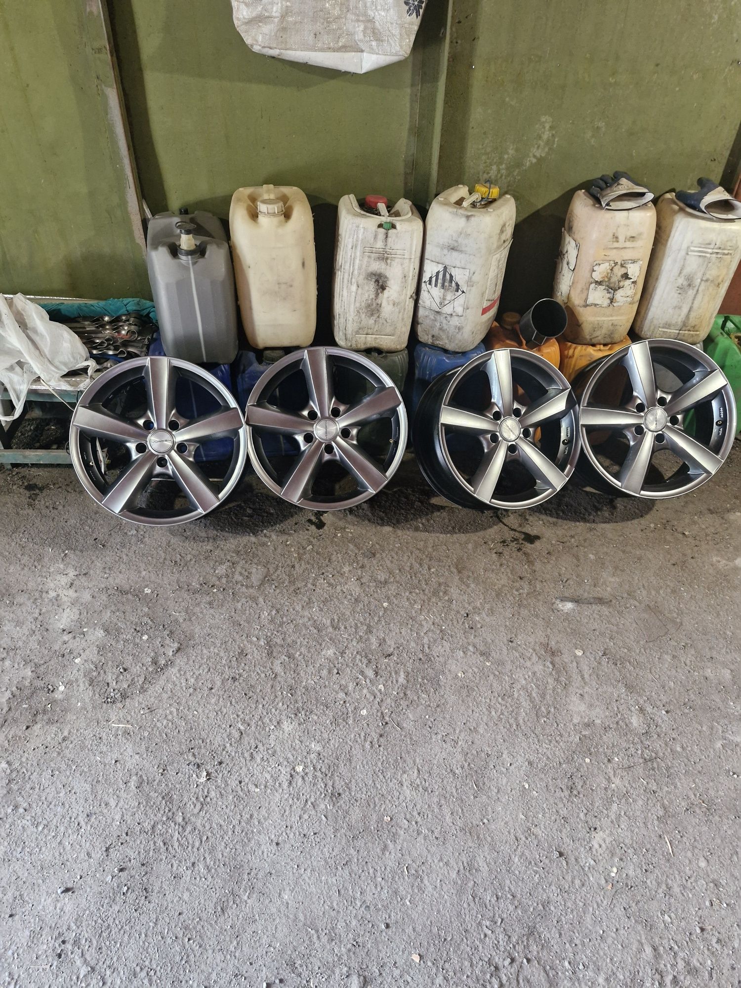 Оригінальні диски DEZENT  R17   5.114.3
ОR17 5.114,3 7