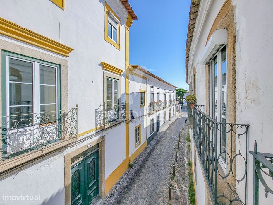 Moradia no centro histórico em Évora!