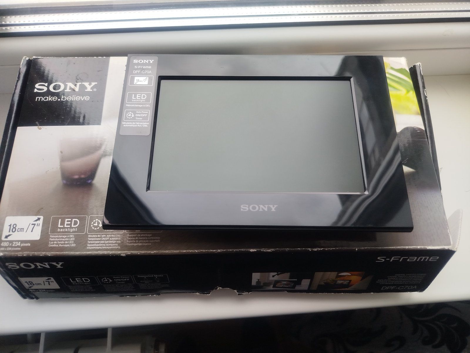 Цифровая фоторамка Sony dpf-c70a