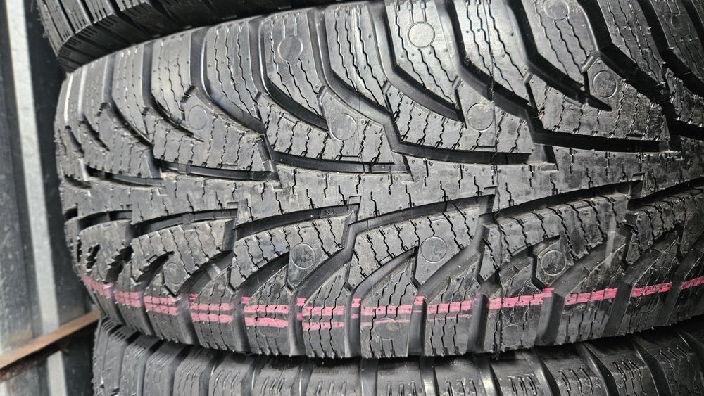225/65R16C opony zimowe górskie bieżnikowane kopia Nokian