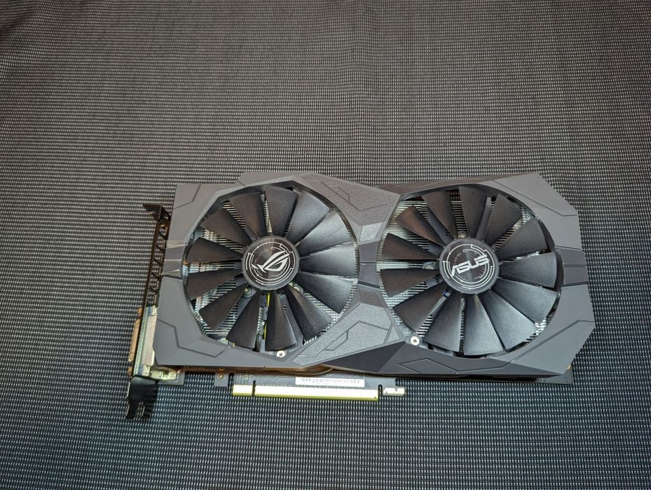 Продам терміново ASUS GTX 1050TI 4GB rog strix gaming
