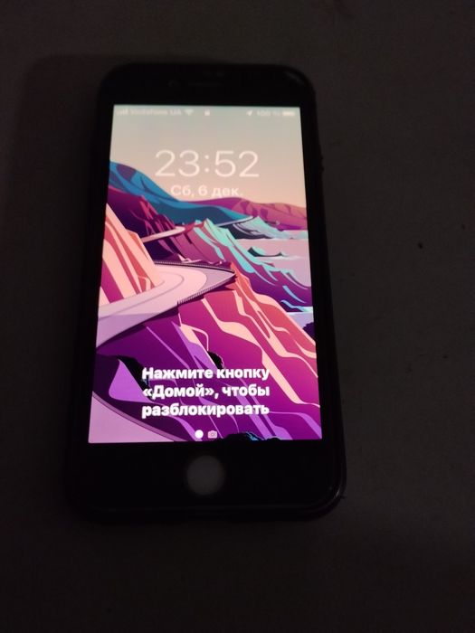 Айфон 7 в рабочем состоянии.