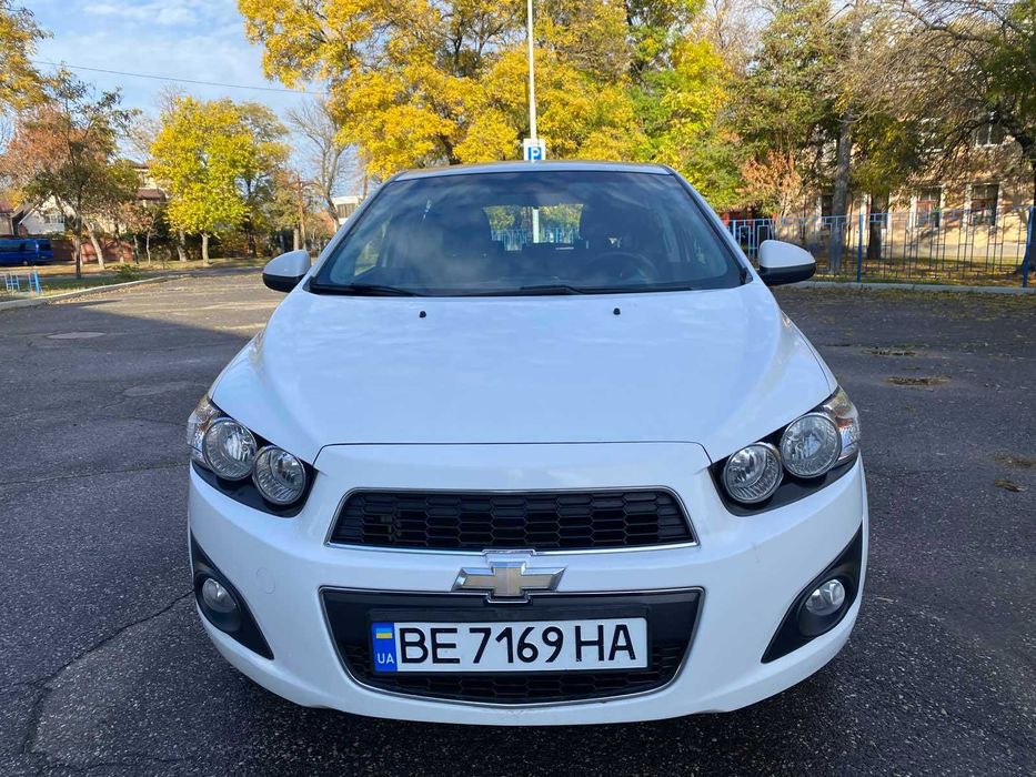Chevrolet Aveo 2012 року 1.2/бензин