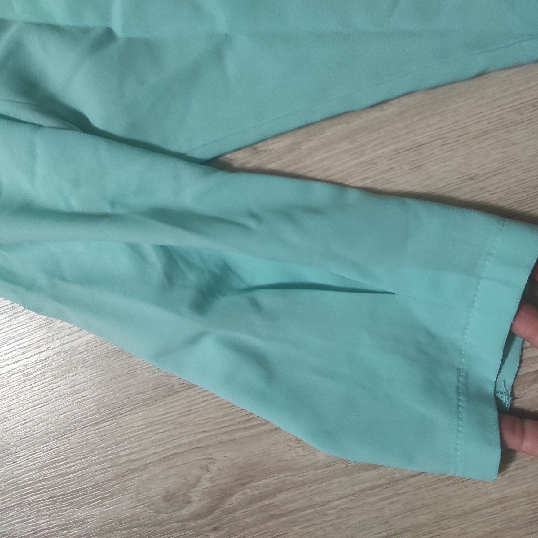 Шифонова блуза блакитного кольору в ідеальному стані, розмір 50-52.