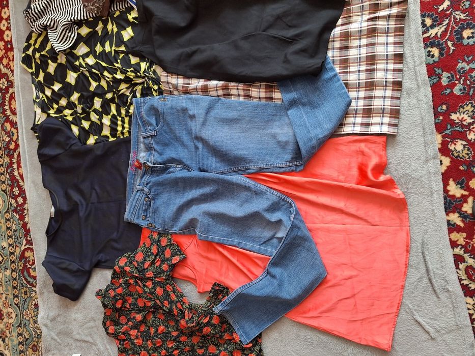 Zestaw ubrań damskich rozmiar M 17 szt i torebka