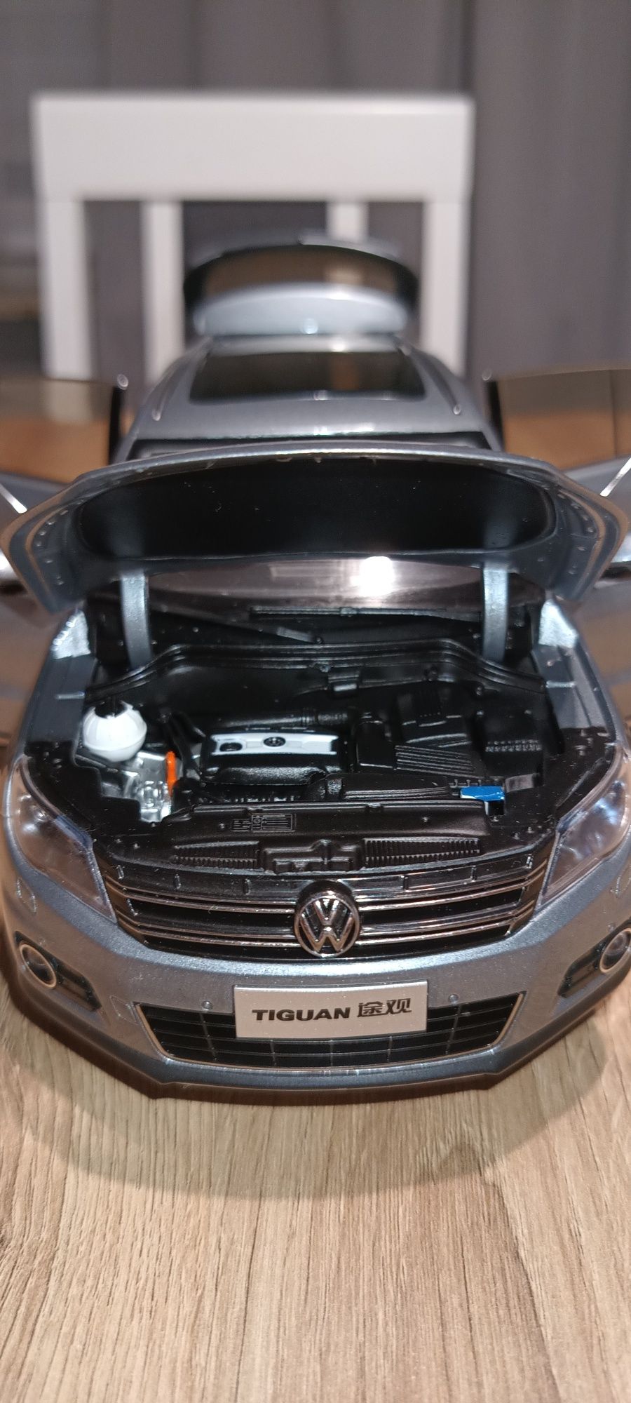 Model VW Tiguan 1:18
