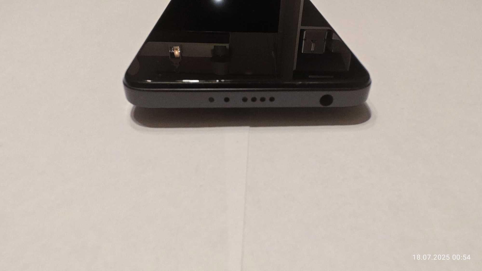 POCO x4 GT 8GB 128GB jak nowy dodatki