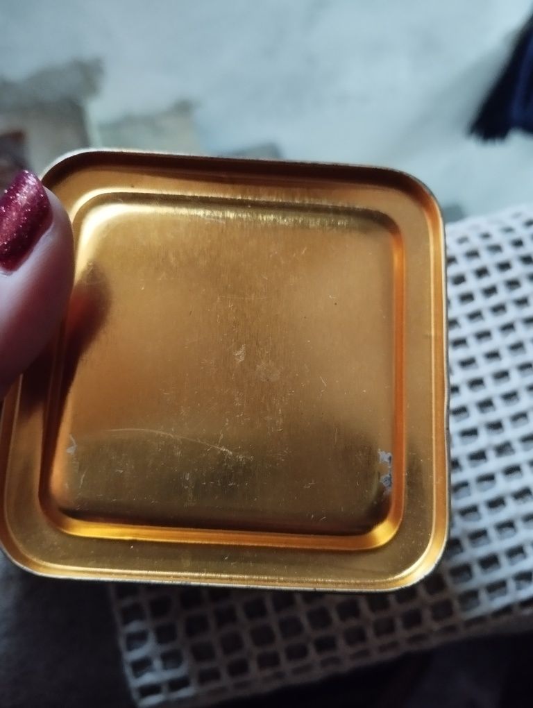Kolekcjonerska puszka po herbacie