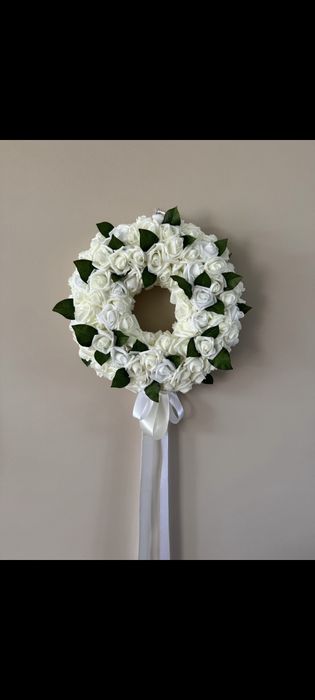 Wianek ślubny na drzwi