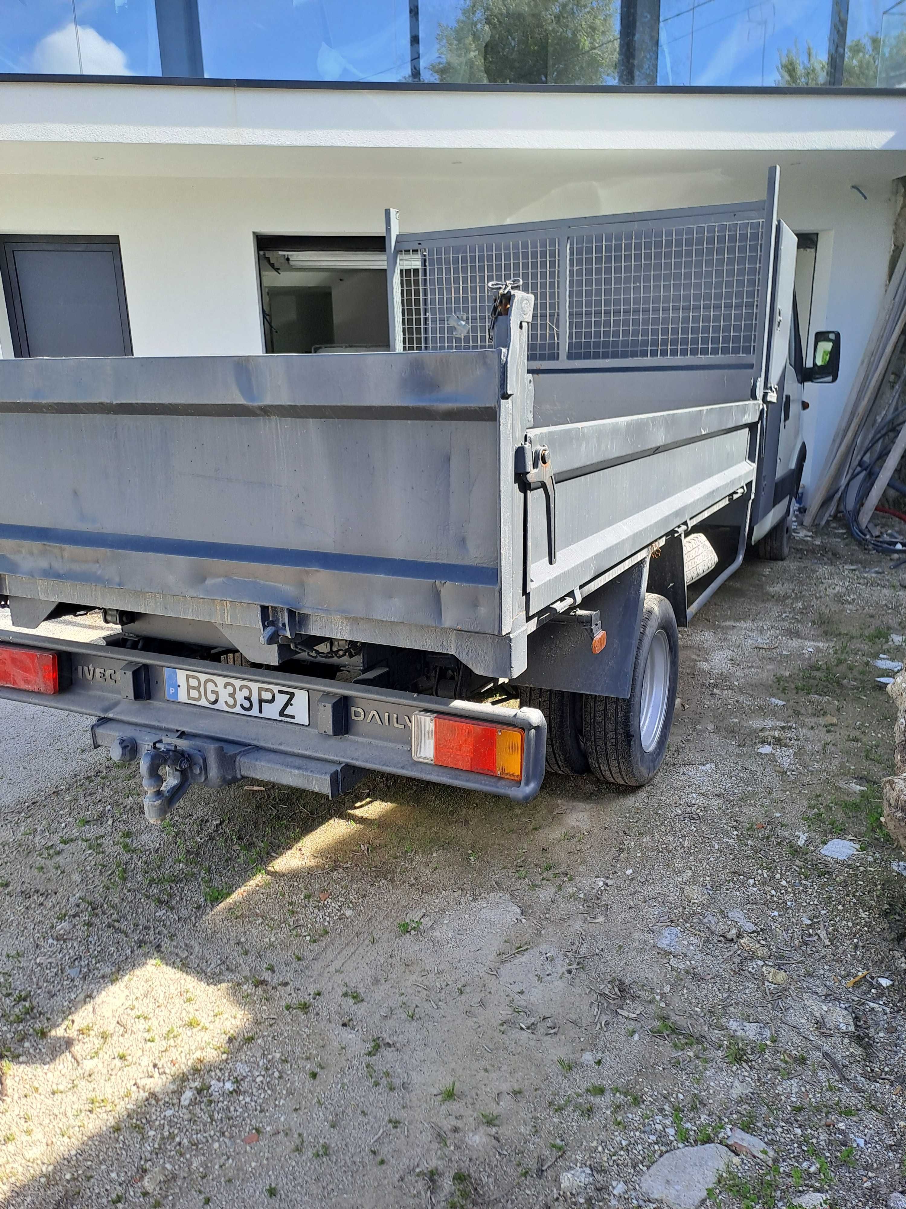 Iveco caixa aberta com bascula + caixa para ferramentas