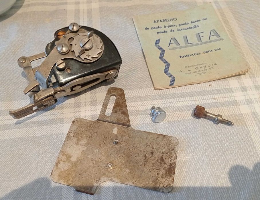 Vintage Aparelho Acessorio para Ponto Turco Maquina de Costura Alfa