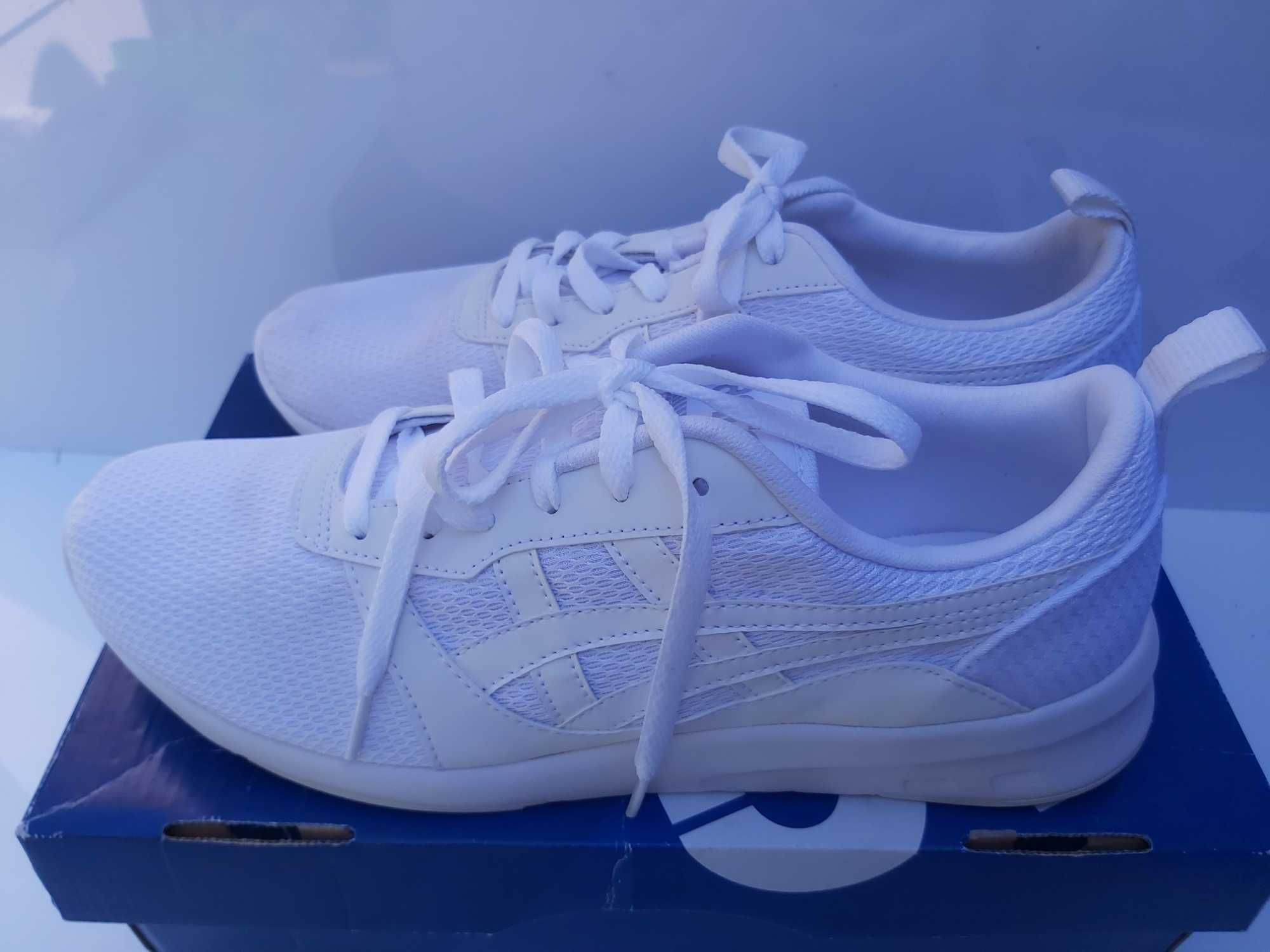 Sportowe buty ASICS białe sneakersy 44