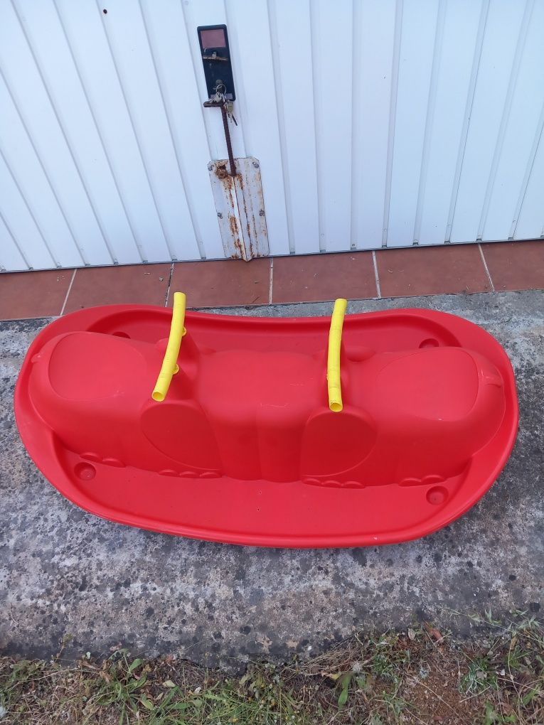 Baloiço novo,nunca usado.