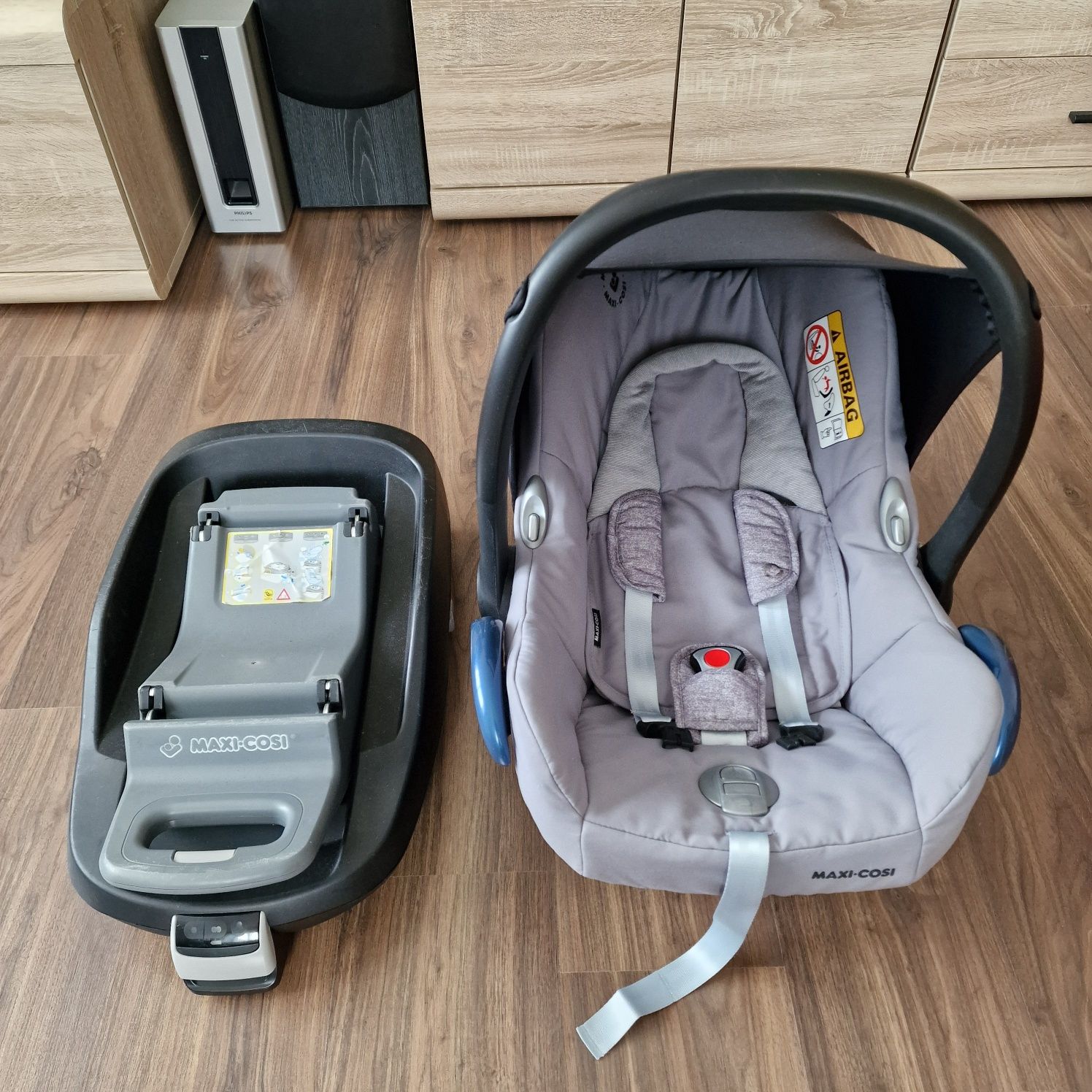 Maxi-Cosi Cabriofix + baza FamilyFix