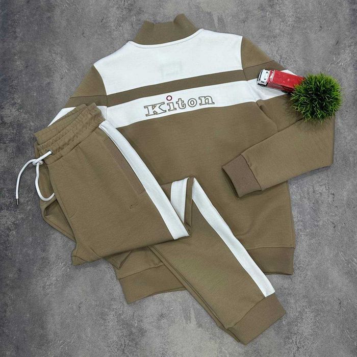 Чоловічий спортивний костюм Kiton)