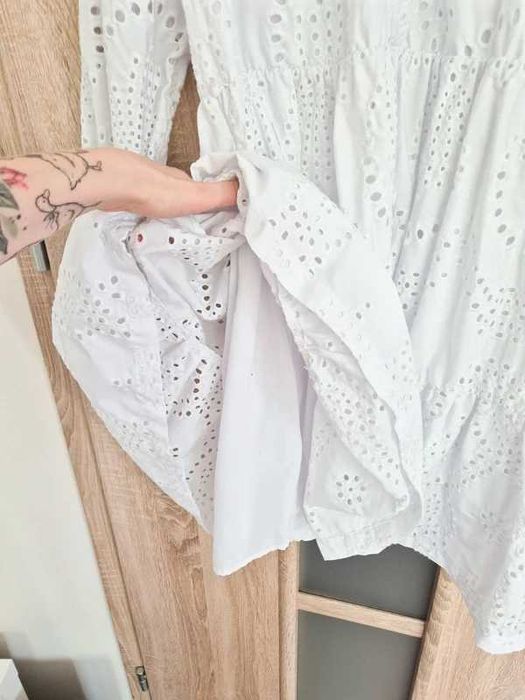 Biała ażurowa sukienka Reserved 44 XXL 42 XL