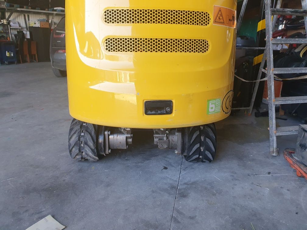Aluguer mini-giratoria
