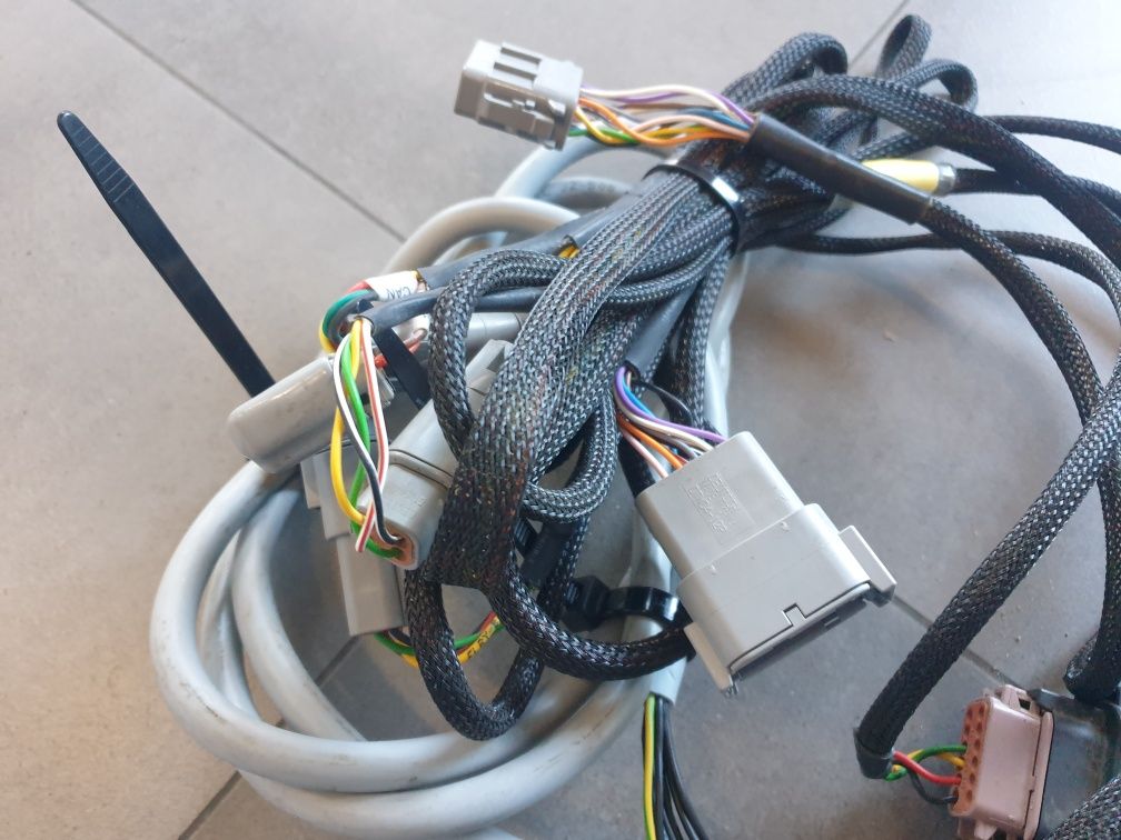 Trimble Field IQ kontrola oprysku sterowanie sekcjami centrala (2005)