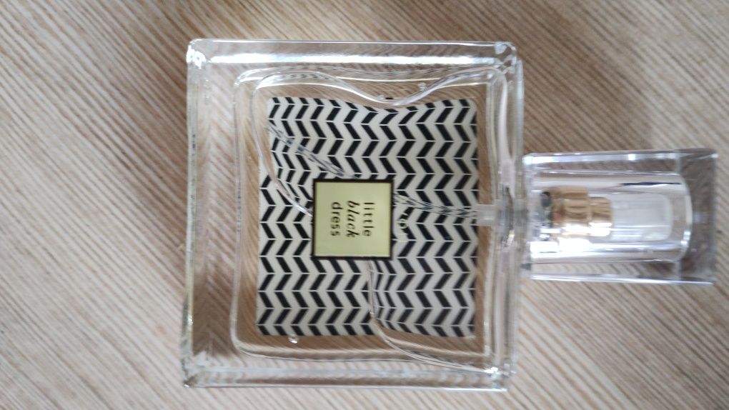 Perfumy little Black dress Avon