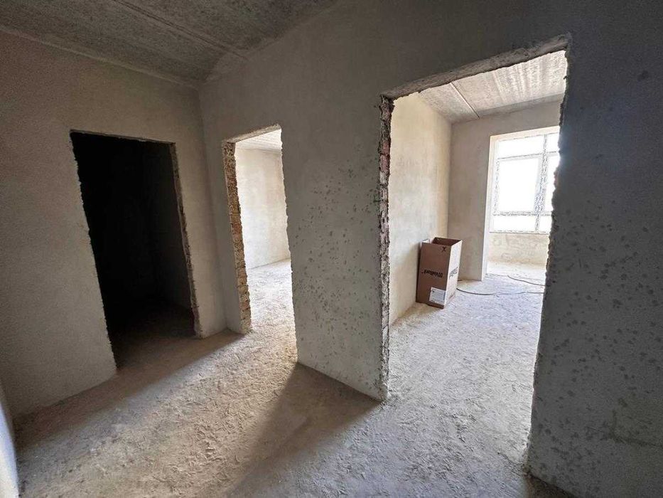 Продається 2-кімнатна квартира в ЖК "Міленіум" з виглядом на озеро!