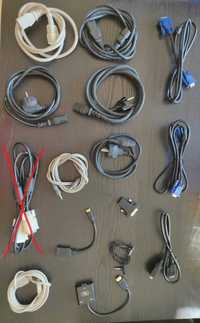 Vários cabos e adaptadores